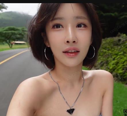 名媛sunwall露天车健身秀，高丽出品，时长26分钟，完整版三个视频