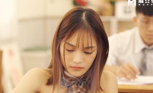 《校园Y剧：湾湾女主战斗记》-10集9.2G视频，教室考试战斗用嘴摆摊母女全收录