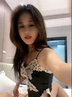 李鹿林自拍视频大放异彩，完美嫩身材玩的很开，真枪实弹推荐！