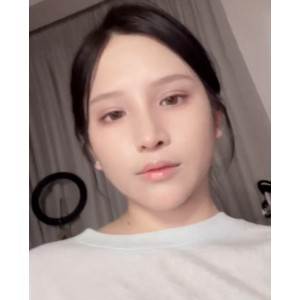 台湾妹子Ashisyourlove艾希：百度ED2K视频37.1G，学姐上门演绎多样魅力