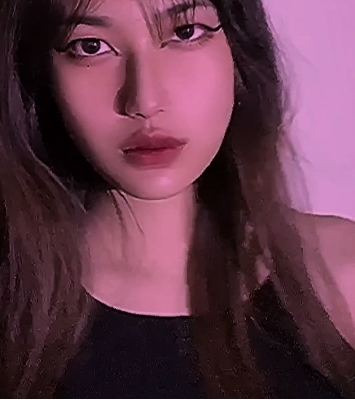 Onlyfans超级美女dynameowpleng：高颜值定制视频，独特魅力让人无法自拔