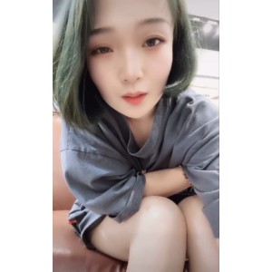 小雪：反差女主播12V1.92G视频百度盘