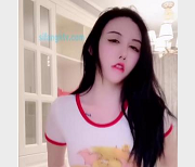 柠檬猪：快手50W粉丝小仙女，颜值首发15Vyou+huo+shi+pin，安洁丽绽放活力美丽