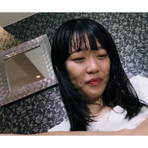 高清完整版实习生岛国资源：身材迷人，粉丝疯狂，发型成槽点