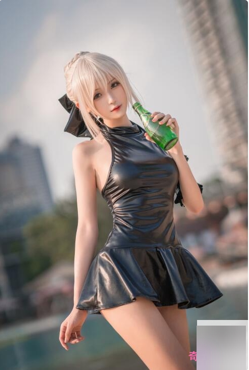 斗鱼当红主播腐团儿COS大合集31套，精彩演出不容错过