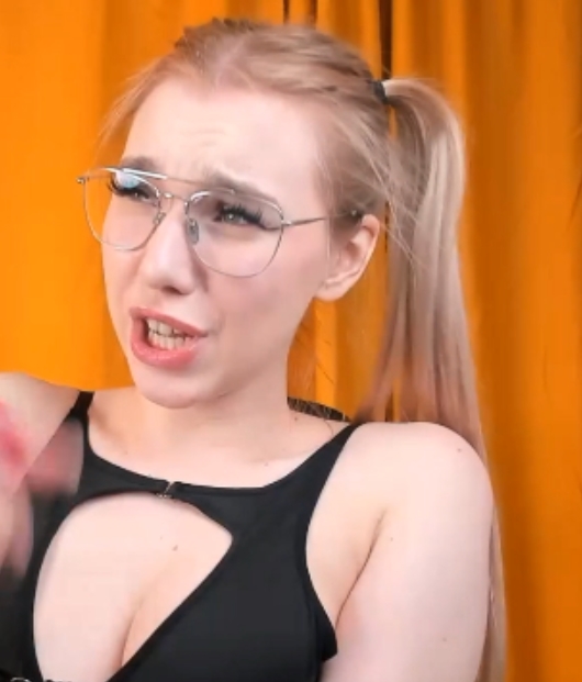 俄罗斯眼镜小姐独特按摩视频4V，总大小888M，百度盘获取