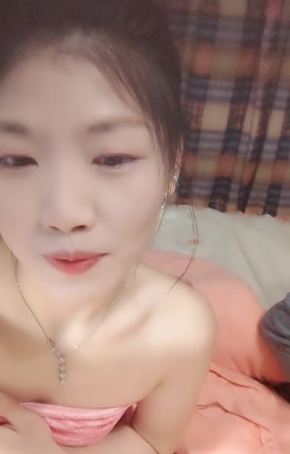 清雅婷：河北小少妇，27v46.7g，165部视频收藏，新增16v