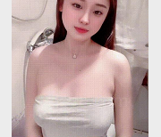 火辣欣妍大罩杯露奈子，摩托摇作品慢摇甩奶合集7.8G