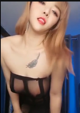 《斗鱼美女主播陈小魔绝版合集：大玉兔舞动特写》