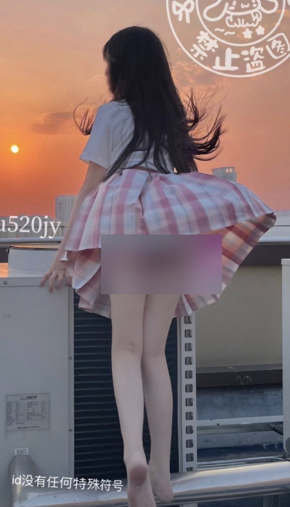 独特魅力！網紅少女小九醬高端私拍福利视频，159张图片+70个视频，1.91G，包含雙馬尾、女仆裝，抖音视频