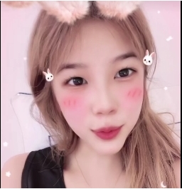 新下水抖音主播莓小秀：活力十足的视频分享达人！