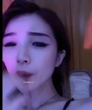 抖音网红女神小蔡榜上大哥撞击事件揭秘，视频25V723M