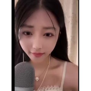 40万粉丝疯狂追捧！快手主播桃子甜美颜值直播森林风，助眠视频下载