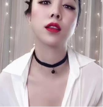 林雨馨：超有尺度的美丽成熟主妇精选视频