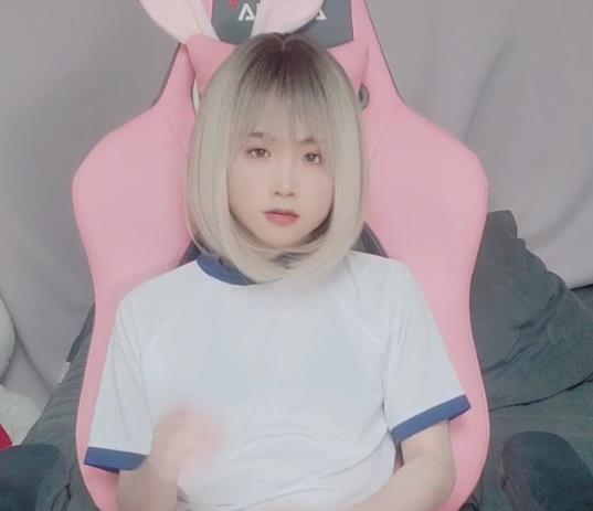 OnlyFans韩国TSLua合集35V，总大小4.9G，精彩内容应有尽有