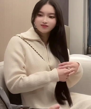 网红学妹莉莉蜜桃胖臀兼职视频集合1V+501M