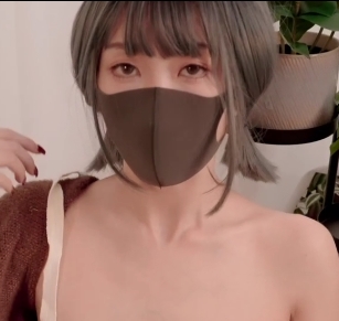 香港网红女神HongKongDoll最新情侣游戏1V视频2.07G百度盘