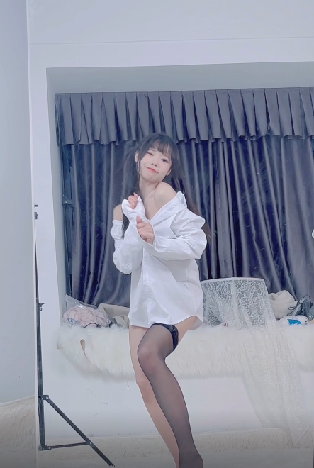 独特魅力！咬一口兔娘，黏黏团子兔，12三人游视频8v，3.84g，四月648里程碑奖励