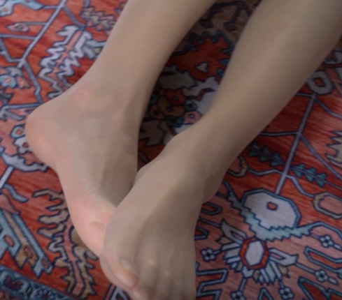 慕丝女郎白雪公主糖心JK女仆肉丝秀，1V+1.29G视频震撼上贤妗