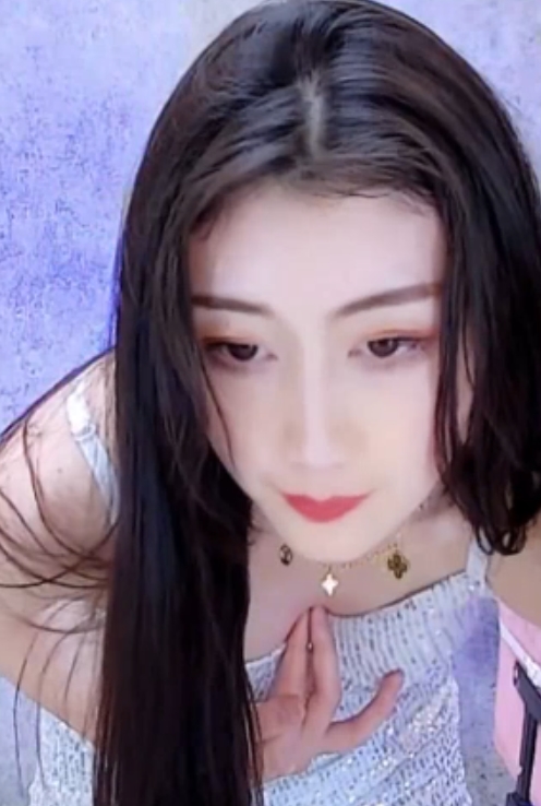 虎牙主播李遇安土豪定制26v3.8g视频丰富多样，百度收藏点赞不断