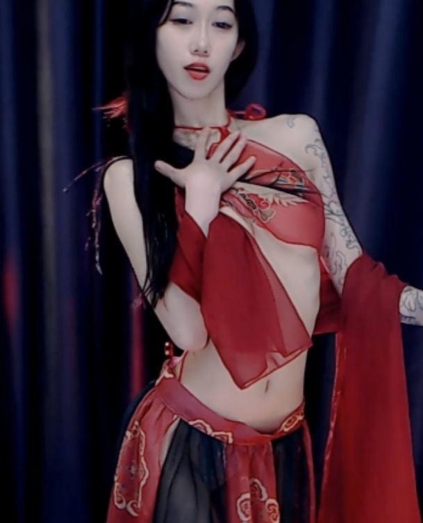 虎牙苏曼：定制闪现舞蹈，视频大小适中，收藏量高达129