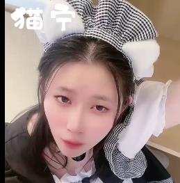 猫宁-黑丝猫猫女仆-高颜值纤细的腰完美露脸[1V-614M]，真人秀美颜女仆棒棒糖