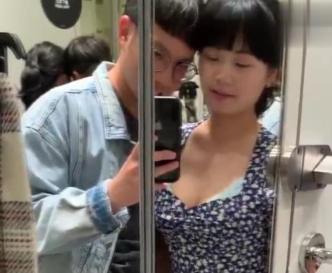 “火爆试衣间事件：3分15秒自拍大片，同事开战抖音”