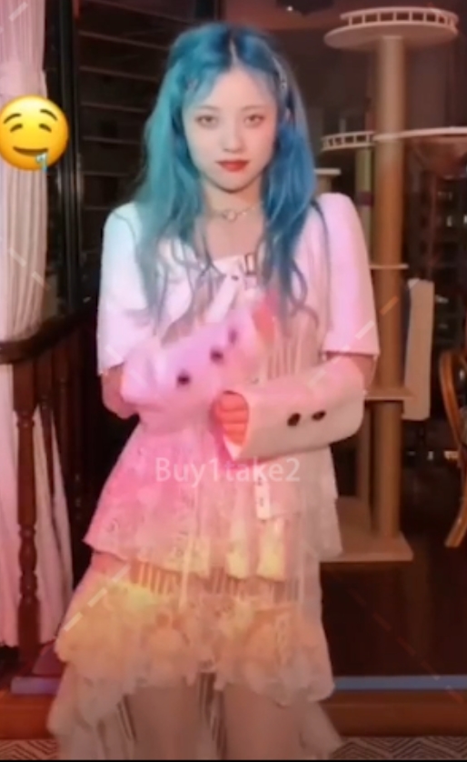 根据您提供的内容，为该商品取一个```plaintext[转载搬运]越南鼓点卡点手势玩铁舞超长合集[1+1.86G][百度盘]```这个标题包含了关键信息和视频大小/数量，同时进行了润色，希望符合您的需求！