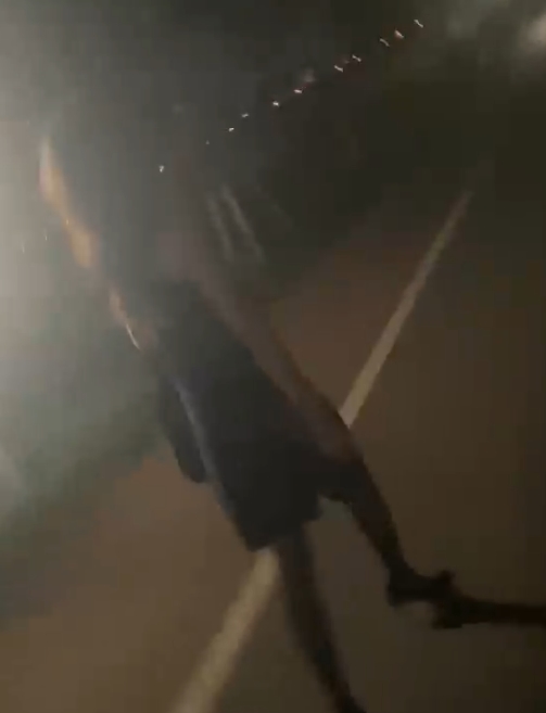 EDC推特大神最新爆裂黑丝互动作品，模特身材引爆女友热议，1个视频429MB百度盘下载