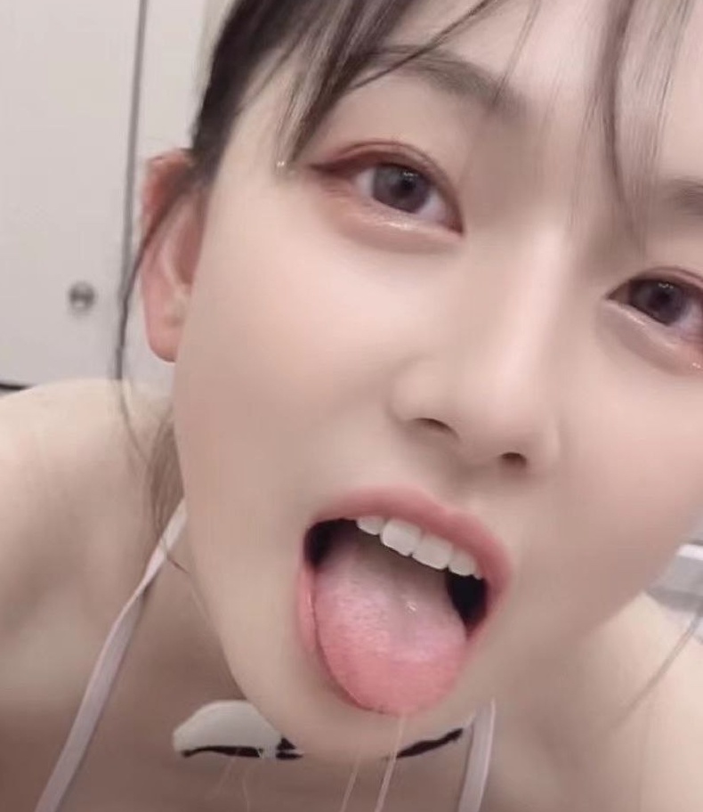 萌主赵梦澈带你探索奇幻世界小坦克1.8g视频火爆百度