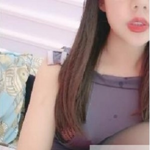 中国狐狸精眼镜妹：白丝黑丝大长腿视频合集