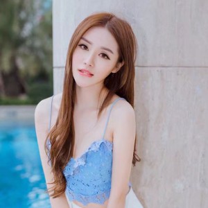 李夏娜女神网红魅力合集，精彩视频资源1.2G尽享美腿风采