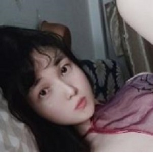 东南亚热带魅力大眼豪放越南美女Erica_hand最新视频合集（19部/1.2GB）尽显清纯与狂野风情