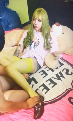 格和独特的魅力吸引了无数观众的眼球。这个合集不仅是对惠奈酱的一次全面展示，也是对她在网络上人气飙升的最好注解。TS惠奈酱合集30v–32G（补），让您尽情领略这位网络红人的迷人魅力！