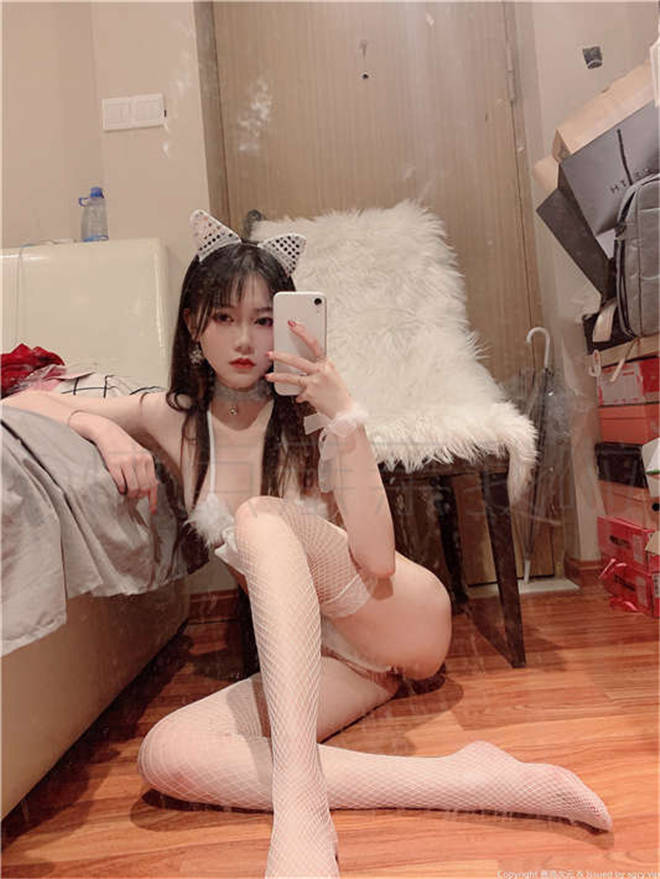 高颜值COSER魔法秋秋18套14.4G大合集，1459P高清作品与41V精彩视频，萌萌哒与御姐范兼具，尽显魅力！