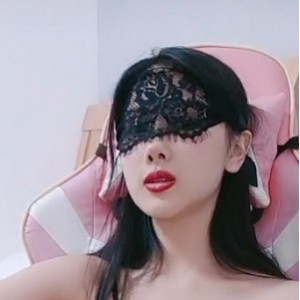 [鑷琛屾墦鍖匽 鏃犳瘺鐧借檸閫兼ф劅濂借韩鏉愮殑濂虫ā鐗规縺鎯呭ぇ绉鐩存挱锛岃窡鐙煎弸浜... [1v+957m][鐧惧害鐩榏