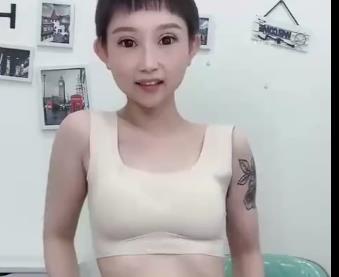 抖音短视频超火！月亮定制道具封禁事件引发关注