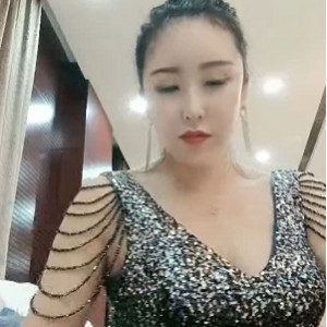 蜜桃御姐：28个视频，15.3g大小骚气收藏