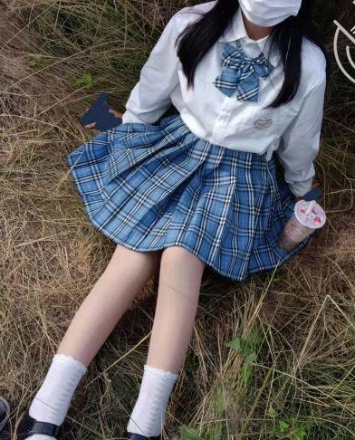 高中女友表妹系列：19个视频合集，大小4.55GB，适合00后妹子收藏！