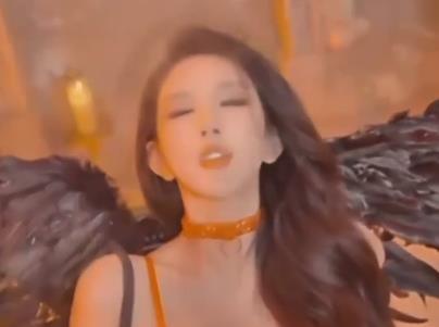 抖音短视频赵舒淇最新自拍合集10V160M，眼罩露脸，介意者慎拍