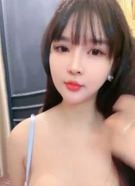 转载搬运大罩杯女神幼猫r最新合集1V1.45G，互动道具视频