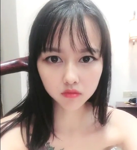 优质搬运百度盘00后学妹四人游多人运动合集2V1.79G，随意运动某处