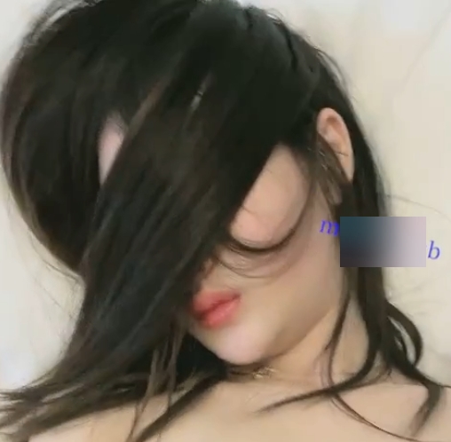 约会百度盘解压甜美嫩妹最新合集1V723M，酒店羞涩大长腿