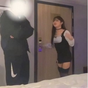 伪娘百度收藏Blondelashes19约会直男56V16G，甜蜜瞬间