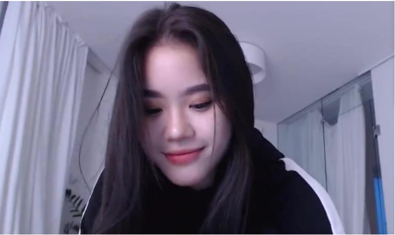 某推人气火爆超可爱美女国际CB站超敏感（可爱镜娘li_chang）最新合集7V1.27G