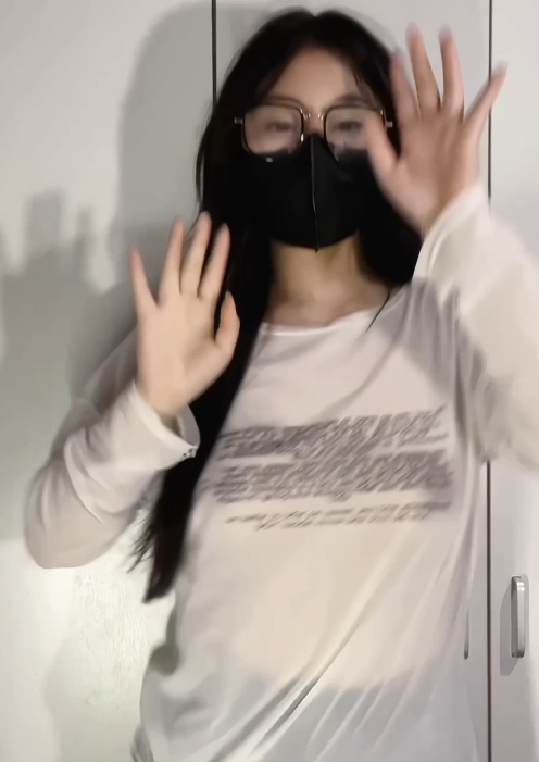 无刺榴莲热舞变装合集：10个视频1.15G魅力尽显