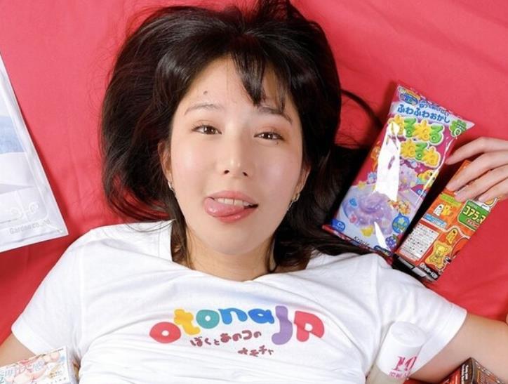 日系快手软萌女神Obokozu最新合集112V33.8G，东西方大战精彩不断