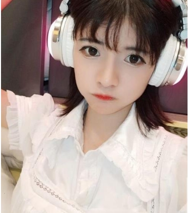 网红狗头萝莉优质作品合集1V1G，高颜值妹子展示