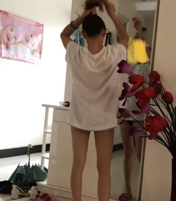 某推超火颠覆伦理挑战真实妈妈记录最新合集20V1.3G，绝版全程