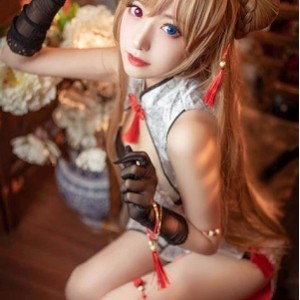 斗鱼人气主播小鹿酱福利合集5四人游34V1.4G，精彩瞬间尽在其中